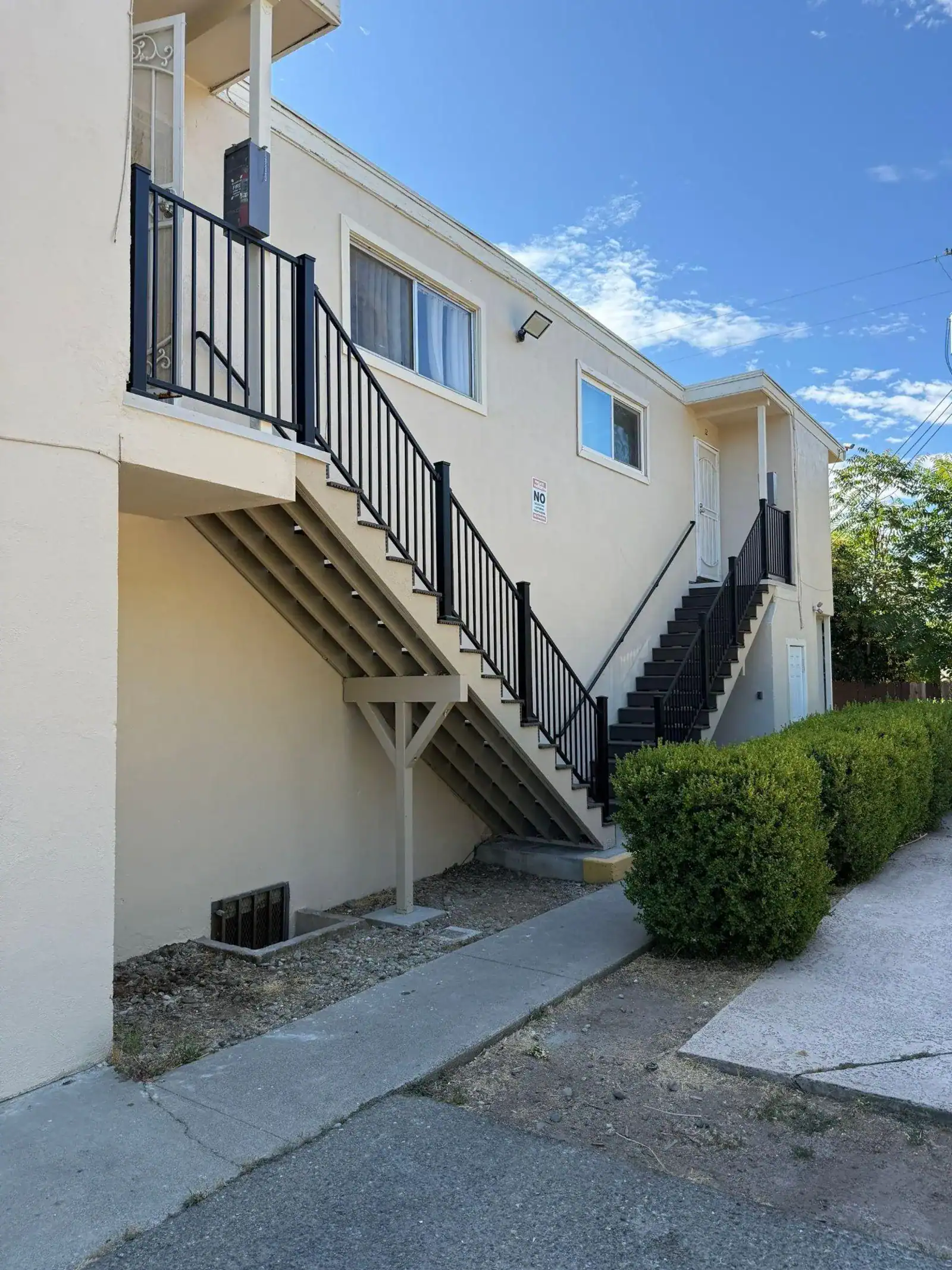 Apartment building balcony inspected under California SB 721